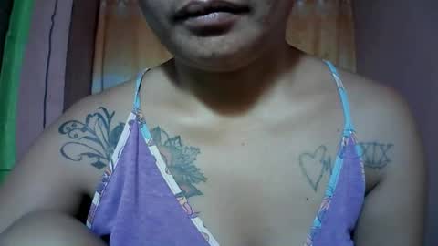 naughtymom_33 online show from November 2025 11:18:01 PM