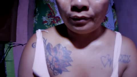Snapshot of naughtymom_33 chatting on June 2026 07:11:02 AM naughtymom_33 online show from June 2026 07:11:02 AM