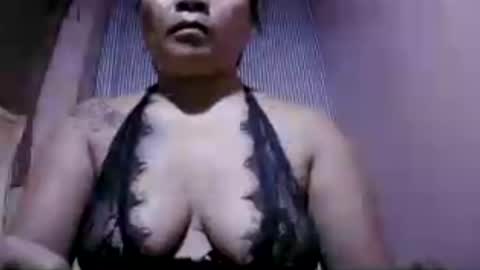 Snapshot of naughtymom_33 chatting on July 2026 09:04:02 AM naughtymom_33 online show from July 2026 09:04:02 AM