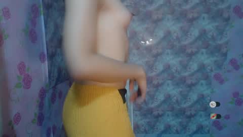 Snapshot of naughtysunshinepinay chatting on July 2026 12:35:02 AM Celine online show from July 2026 12:35:02 AM