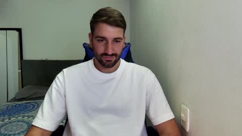 Nico online show from April 2026 07:37:02 PM