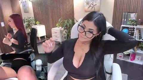         online show from September 2025 07:36:02 PM