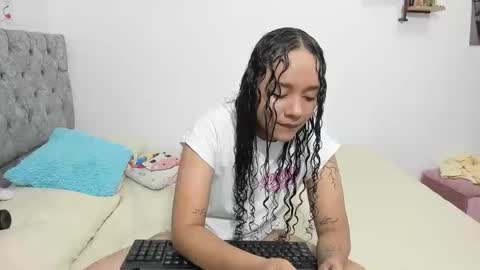 nay_and_aleja online show from December 2025 02:05:01 AM