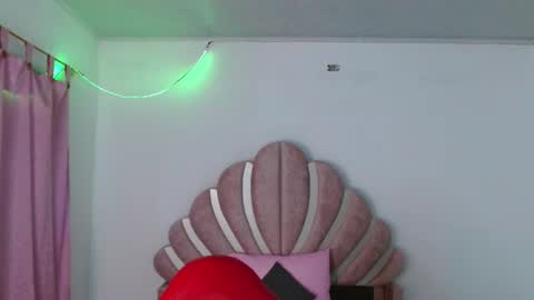 naya_fox1 online show from January 2026 07:39:01 PM