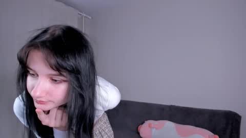 Kira online show from March 2026 07:28:02 PM