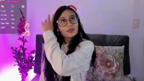 Snapshot of nayecloud chatting on May 2026 02:41:02 AM Naye online show from May 2026 02:41:02 AM