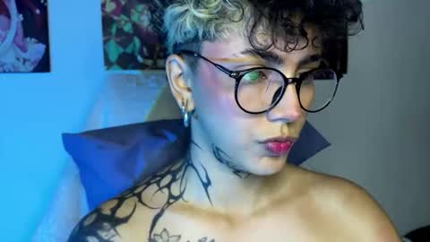 nazzz10 online show from December 2025 01:24:01 AM