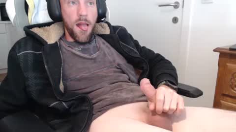 needyoujust online show from September 2025 12:14:01 AM