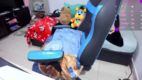 Geek Nicole    im Neeko UwU online show from October 2025 02:57:02 PM