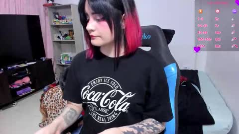 Geek Nicole    im Neeko UwU online show from November 2025 01:38:01 AM