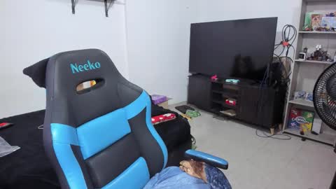 Geek Nicole    im Neeko UwU online show from December 2025 11:07:01 AM