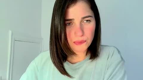 Neferutt online show from November 2025 04:19:01 PM