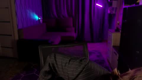 Negan online show from November 2025 04:03:02 AM