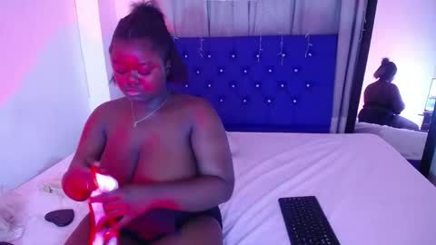 Snapshot of neighbor_ebony chatting on April 2026 03:33:02 AM CHIKY online show from April 2026 03:33:02 AM