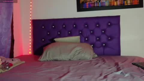 Snapshot of neighbor_ebony chatting on May 2026 03:34:01 AM CHIKY online show from May 2026 03:34:01 AM