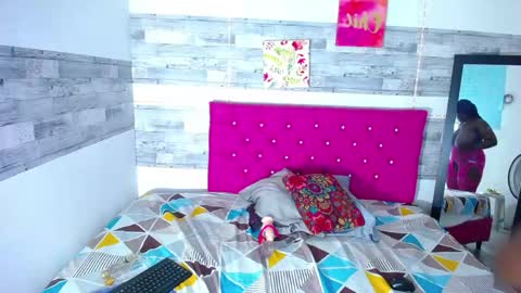 Snapshot of neighbor_ebony chatting on May 2026 02:42:01 AM CHIKY online show from May 2026 02:42:01 AM