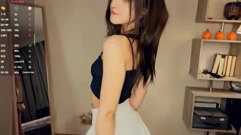 Vicky and Beatrice online show from February 2026 07:18:01 PM