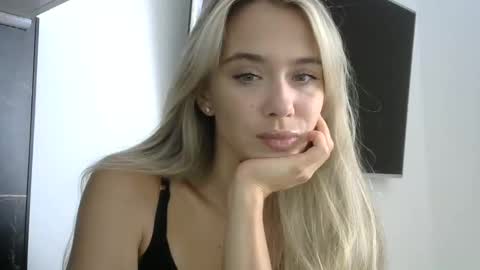 Snapshot of nelly_fortu chatting on May 2026 11:15:02 AM nelly_fortu online show from May 2026 11:15:02 AM