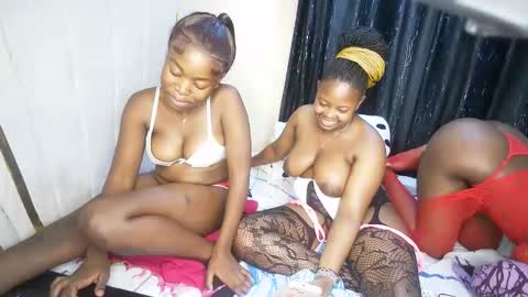 nellyeluxe online show from December 2025 01:12:02 AM