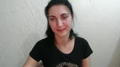 Nensy online show from December 2024 01:25:01 AM