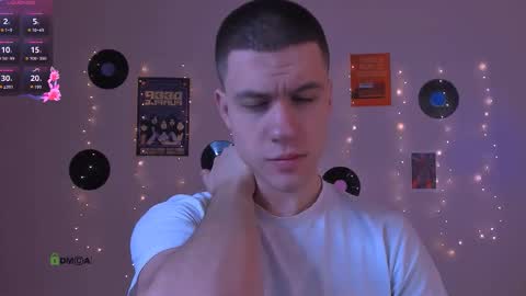 neo_raze_ online show from March 2026 09:29:02 PM