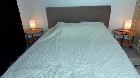 LEO and STACY online show from November 2025 10:26:02 PM