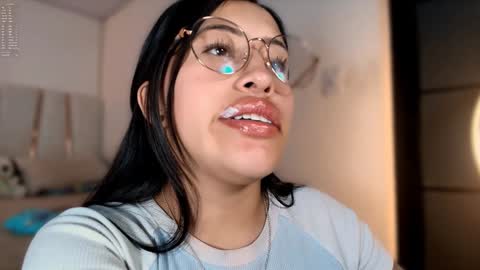 Helena    Every Friday new video for my fan club loves  online show from January 2025 08:40:01 PM