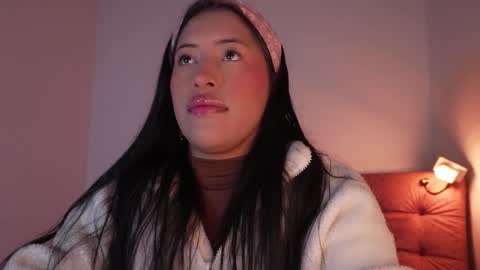 Helena    Every Friday new video for my fan club loves  online show from October 2025 06:09:01 PM