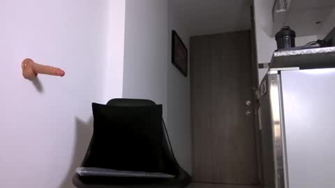 Snapshot of neron_xxl chatting on November 2025 10:21:01 PM neron XXL online show from November 2025 10:21:01 PM