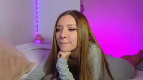 Snapshot of nessarosse chatting on December 2024 05:00:01 PM Nessa online show from December 2024 05:00:01 PM