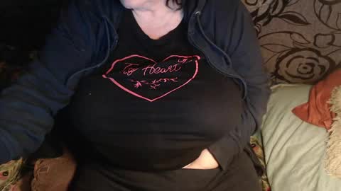 Snapshot of new_milf chatting on April 2026 01:52:01 AM Lilly online show from April 2026 01:52:01 AM