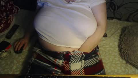 Snapshot of new_milf chatting on May 2026 02:07:02 AM Lilly online show from May 2026 02:07:02 AM