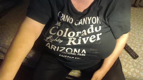 Snapshot of new_milf chatting on May 2026 02:20:02 AM Lilly online show from May 2026 02:20:02 AM