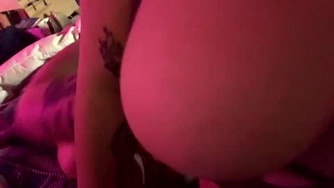 Snapshot of newby101 chatting on December 2024 11:41:01 AM Meow Meow online show from December 2024 11:41:01 AM