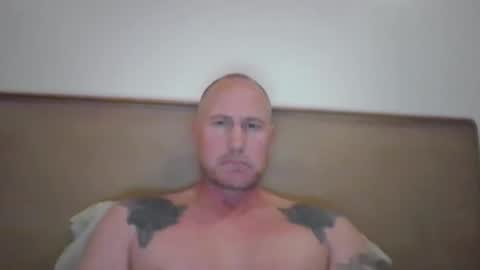 Snapshot of newportman1030 chatting on December 2025 03:36:02 AM amandandhisgirl online show from December 2025 03:36:02 AM