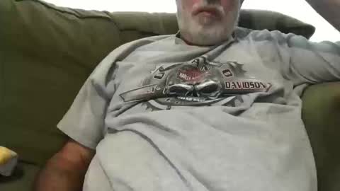 newtman68 online show from October 2025 07:03:02 PM