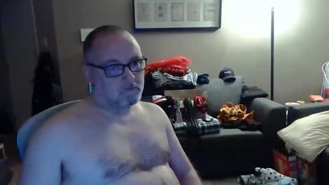 Snapshot of newvvorld chatting on May 2026 02:40:01 AM NewWorld online show from May 2026 02:40:01 AM