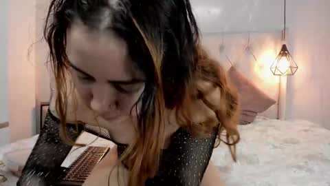 Milena online show from October 2025 01:31:01 PM