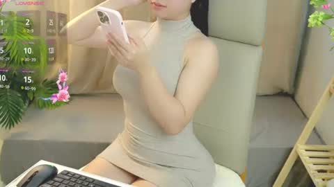 nhatlinhnguyen online show from July 2026 10:02:02 AM