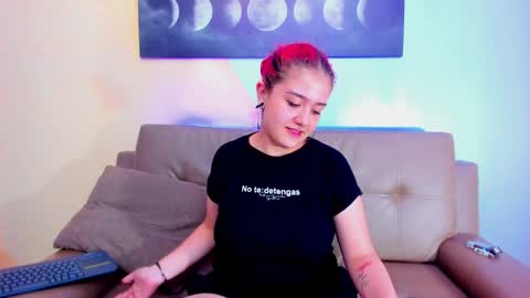 Estefani  online show from January 2025 06:03:02 PM