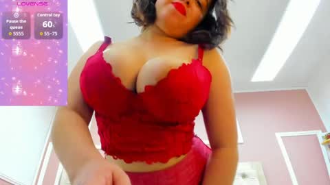 Snapshot of nia_taylorx chatting on May 2026 06:06:01 PM nia_taylorx online show from May 2026 06:06:01 PM