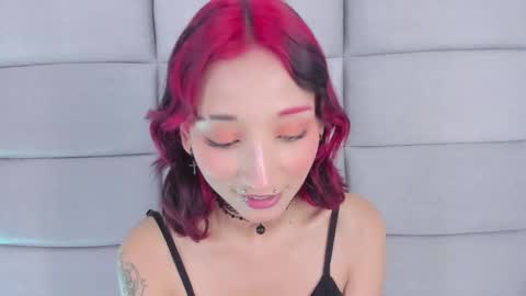 Nia online show from February 2026 12:37:02 PM