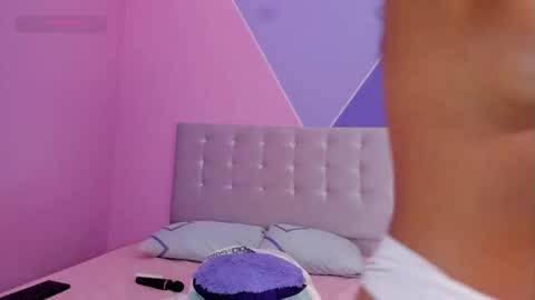 N I A online show from February 2025 10:21:02 PM