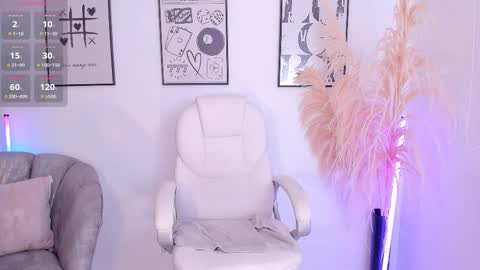 Nia online show from October 2025 01:00:01 PM