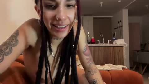 Snapshot of niahhierodula chatting on June 2026 02:24:02 AM niah online show from June 2026 02:24:02 AM