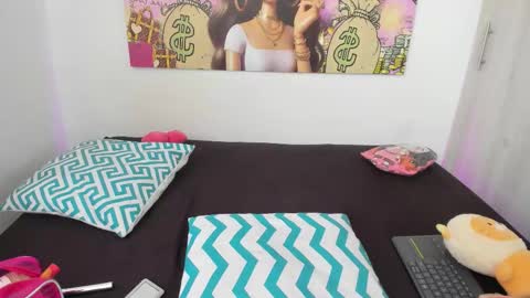 Snapshot of nianoretti chatting on November 2025 03:34:02 PM Nia online show from November 2025 03:34:02 PM