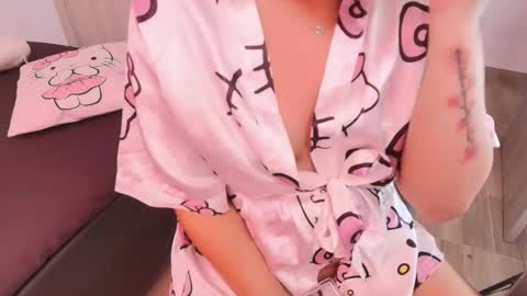 Snapshot of nianoretti chatting on February 2026 04:10:02 PM Nia online show from February 2026 04:10:02 PM