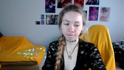 nica_kawaii online show from May 2026 04:07:02 AM