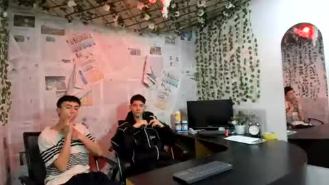 Snapshot of nice_boys11 chatting on July 2026 01:17:01 PM nice_boys11 online show from July 2026 01:17:01 PM