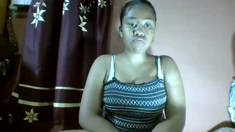Snapshot of nicelly01 chatting on April 2026 06:01:02 PM nicelly01 online show from April 2026 06:01:02 PM